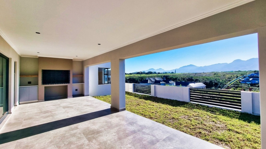 3 Bedroom Property for Sale in Kingswood Golf Estate Western Cape